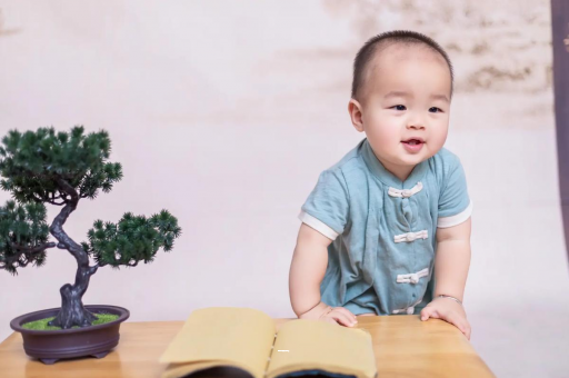 代怀选性别包生男孩宝宝几个月可以吃米饭